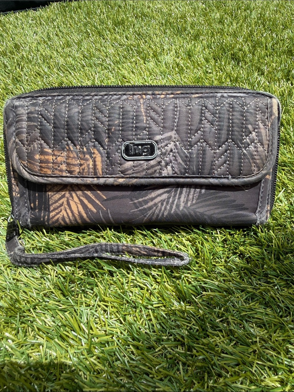 lug Gray Palm-Print Quilted Wristlet Wallet